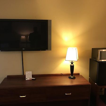 Travelodge By Wyndham Tacoma Near Mcchord Afb Екстер'єр фото