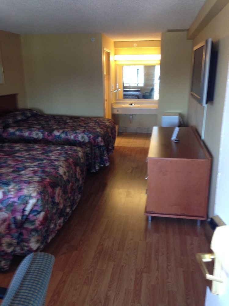 Travelodge By Wyndham Tacoma Near Mcchord Afb Екстер'єр фото