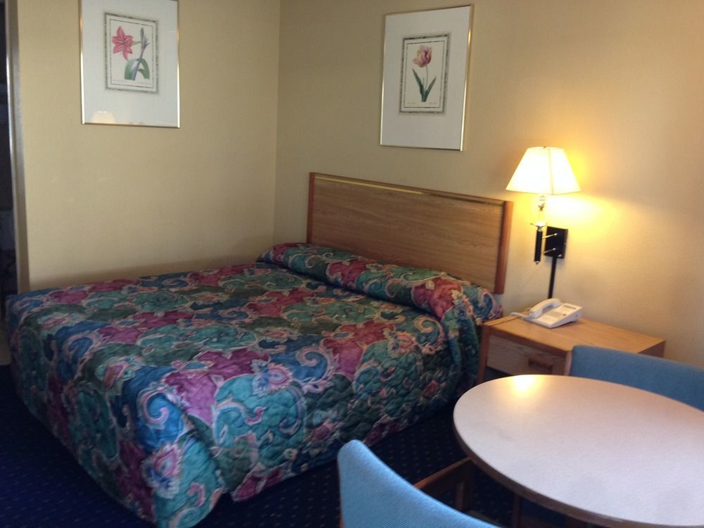 Travelodge By Wyndham Tacoma Near Mcchord Afb Екстер'єр фото