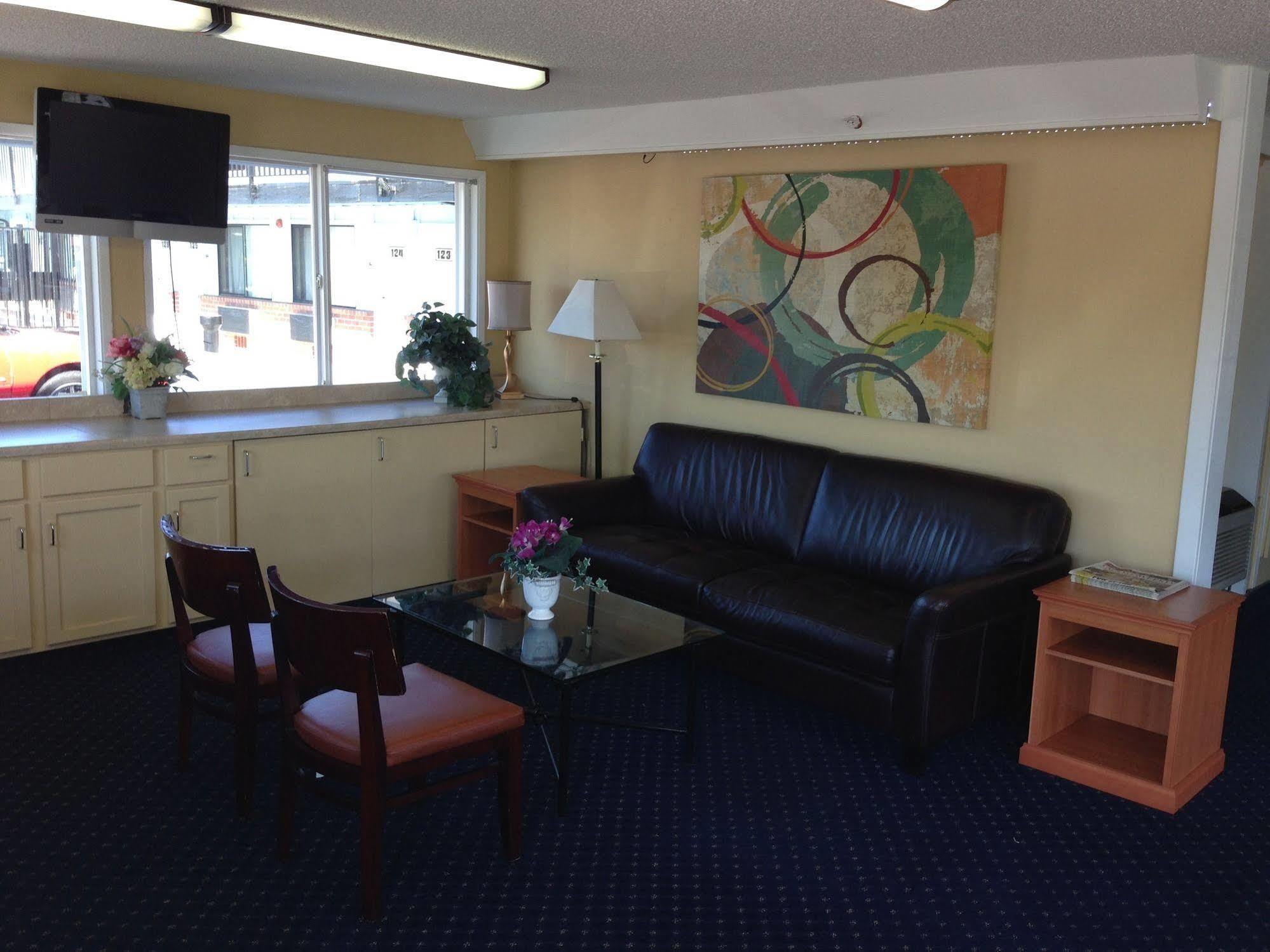 Travelodge By Wyndham Tacoma Near Mcchord Afb Екстер'єр фото