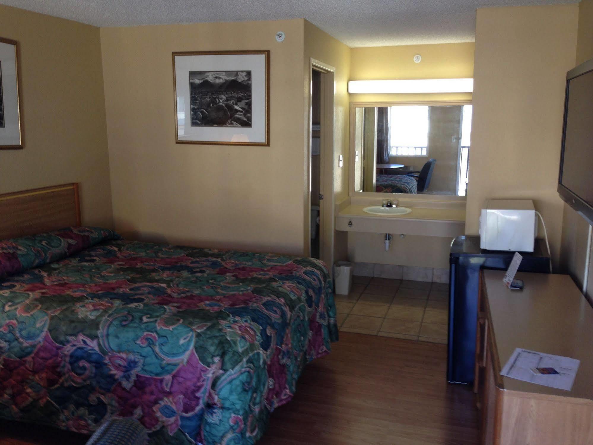 Travelodge By Wyndham Tacoma Near Mcchord Afb Екстер'єр фото