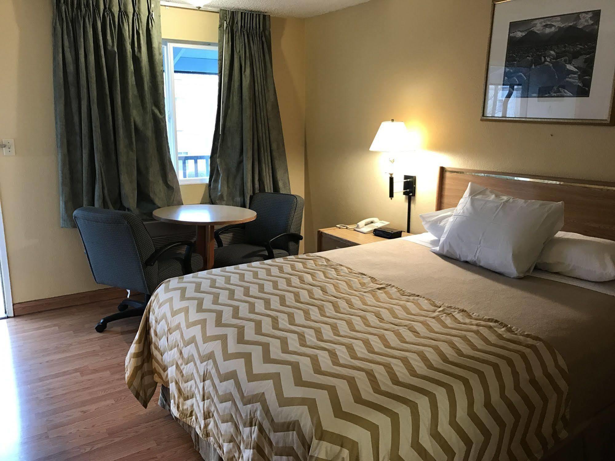 Travelodge By Wyndham Tacoma Near Mcchord Afb Екстер'єр фото