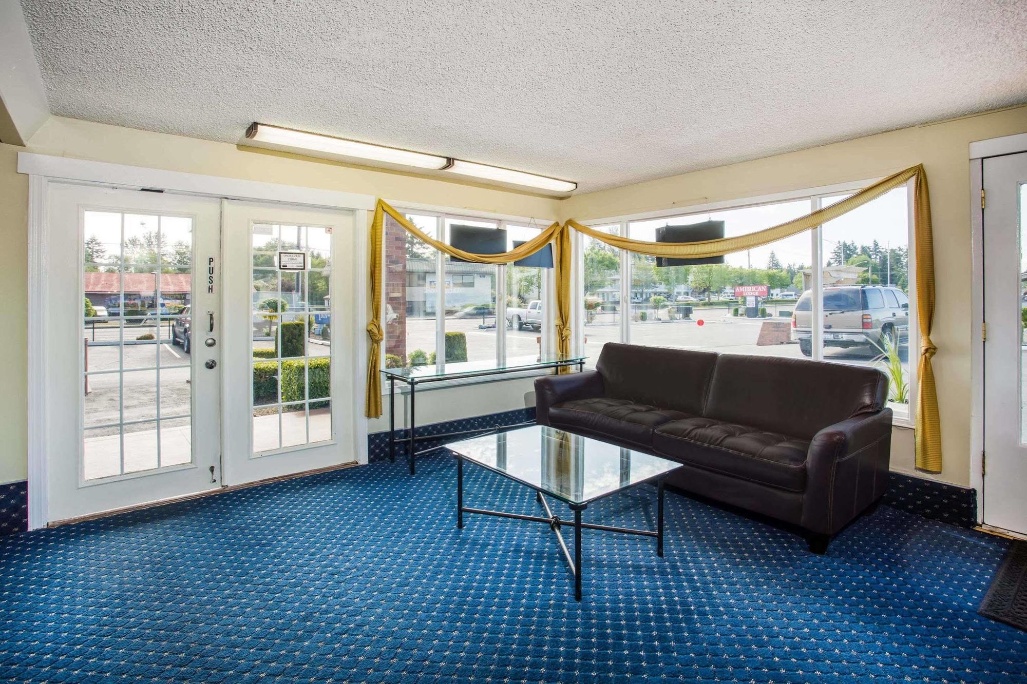 Travelodge By Wyndham Tacoma Near Mcchord Afb Екстер'єр фото