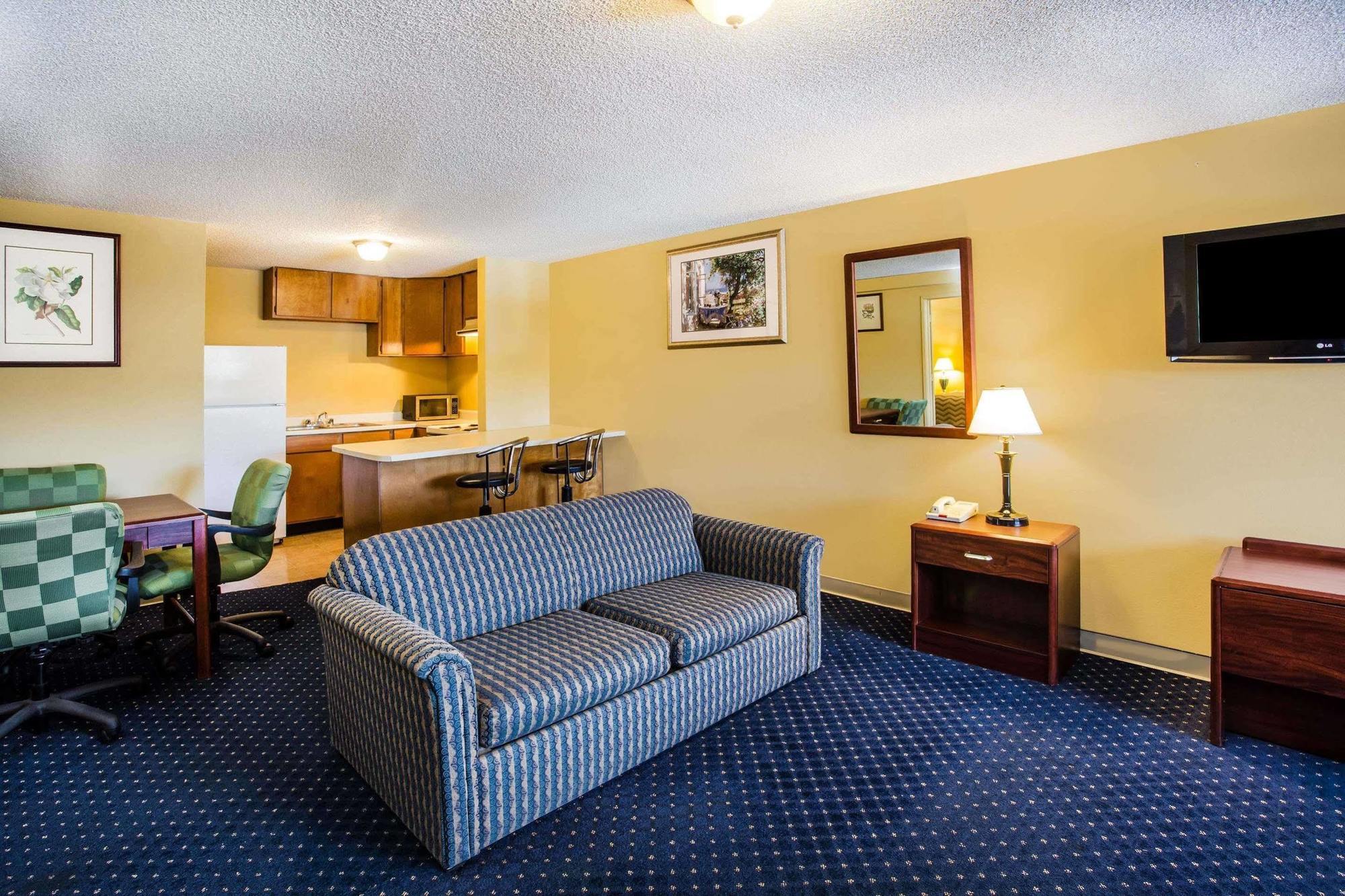 Travelodge By Wyndham Tacoma Near Mcchord Afb Екстер'єр фото