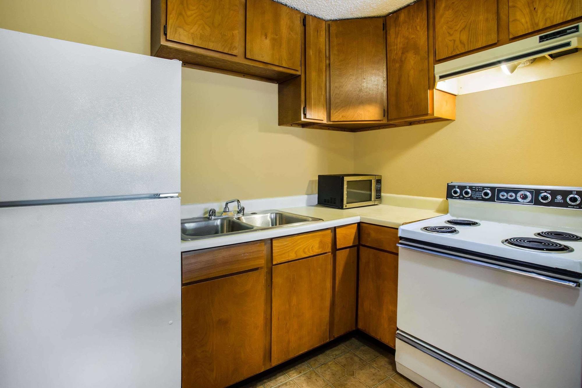 Travelodge By Wyndham Tacoma Near Mcchord Afb Екстер'єр фото