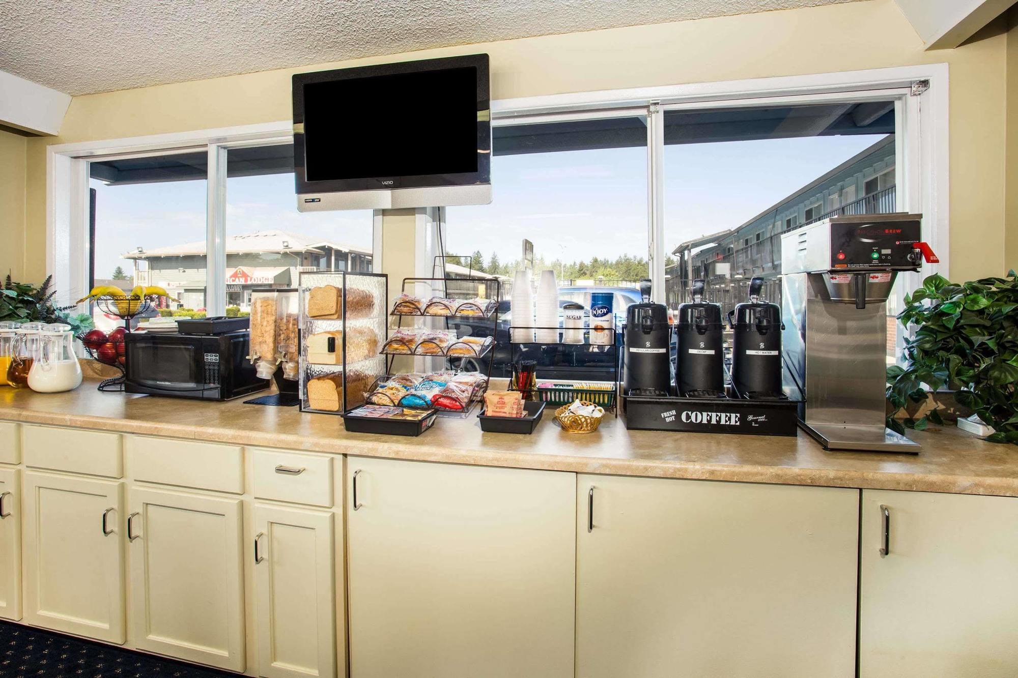 Travelodge By Wyndham Tacoma Near Mcchord Afb Екстер'єр фото