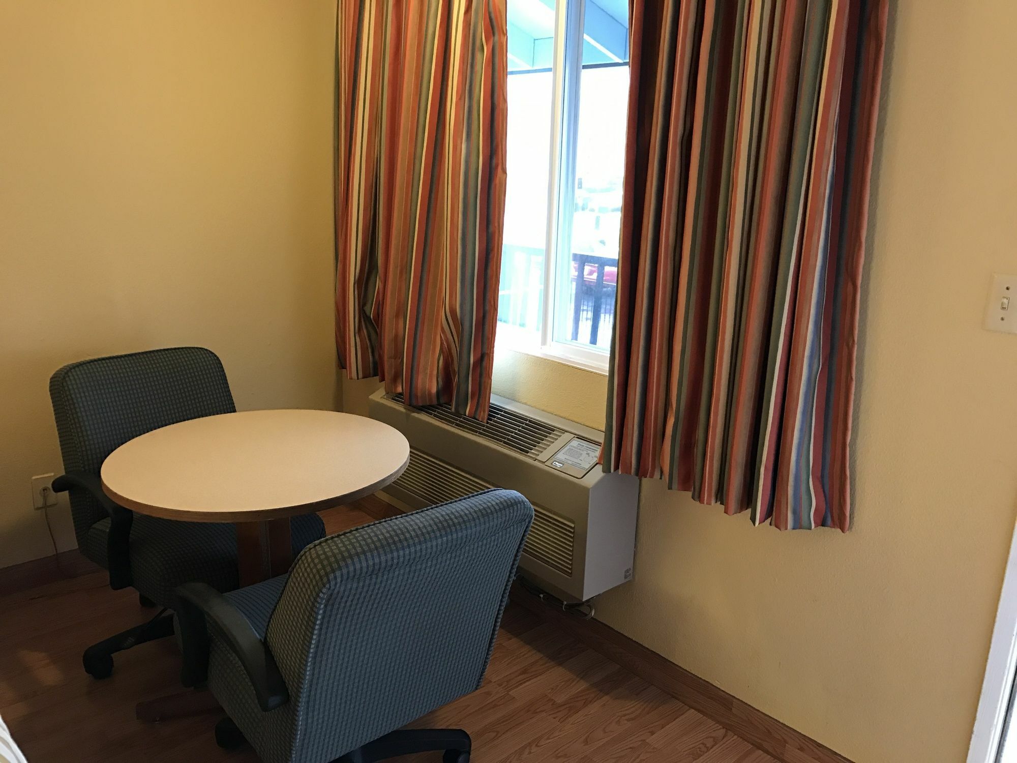 Travelodge By Wyndham Tacoma Near Mcchord Afb Екстер'єр фото